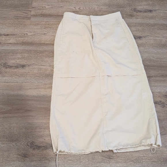 Cream cargo skirt - Picture 1 of 3